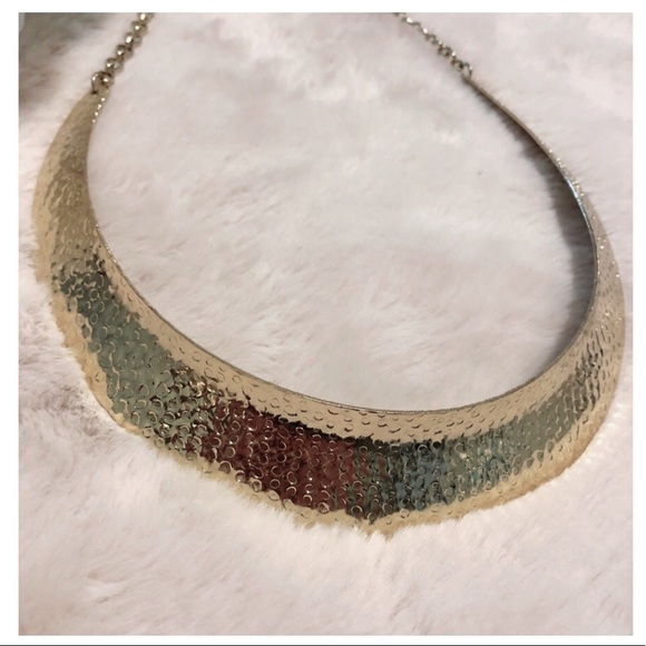 NWOT Gold Tone Collar Necklace - Picture 3 of 4